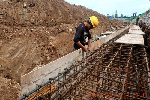 雷鸣镇基坑支护冠梁